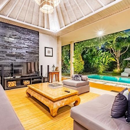 Central Seminyak Villa Martini Zewnętrze zdjęcie