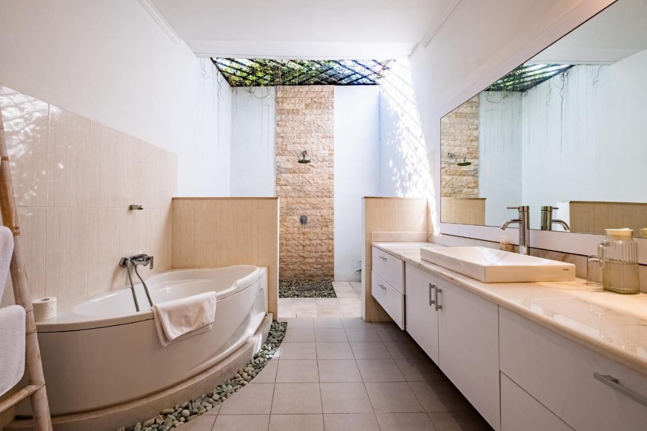 Central Seminyak Villa Martini Zewnętrze zdjęcie